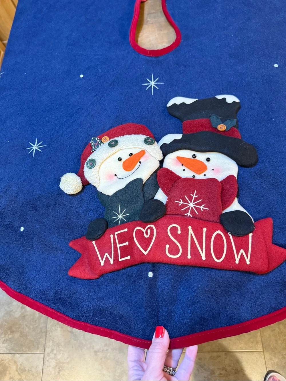 2005 Holiday Snowman Christmas Tree Skirt Navy and Red We ❤️ Snow